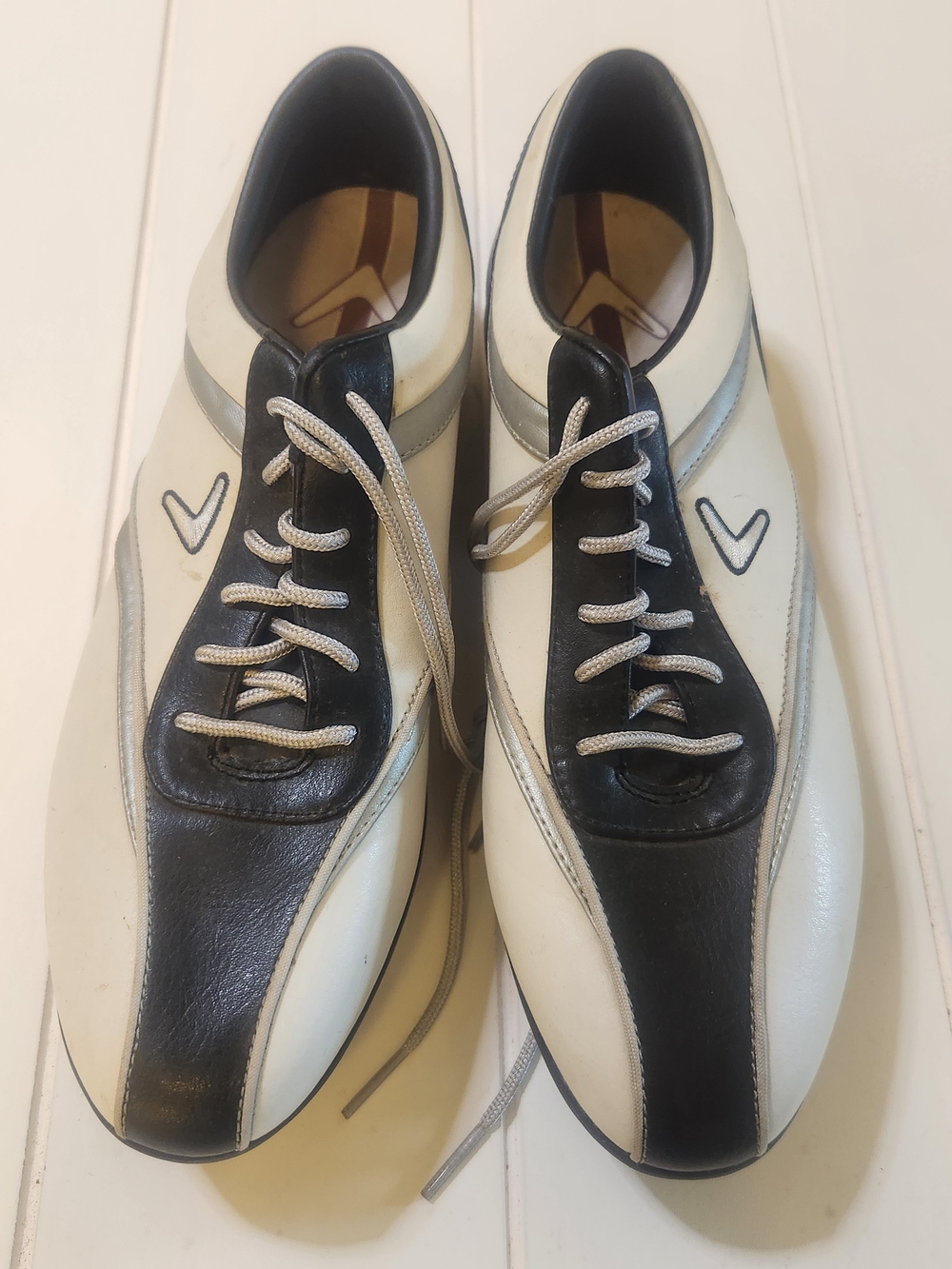 Men's Lace-Up Golf Shoes in White and Black